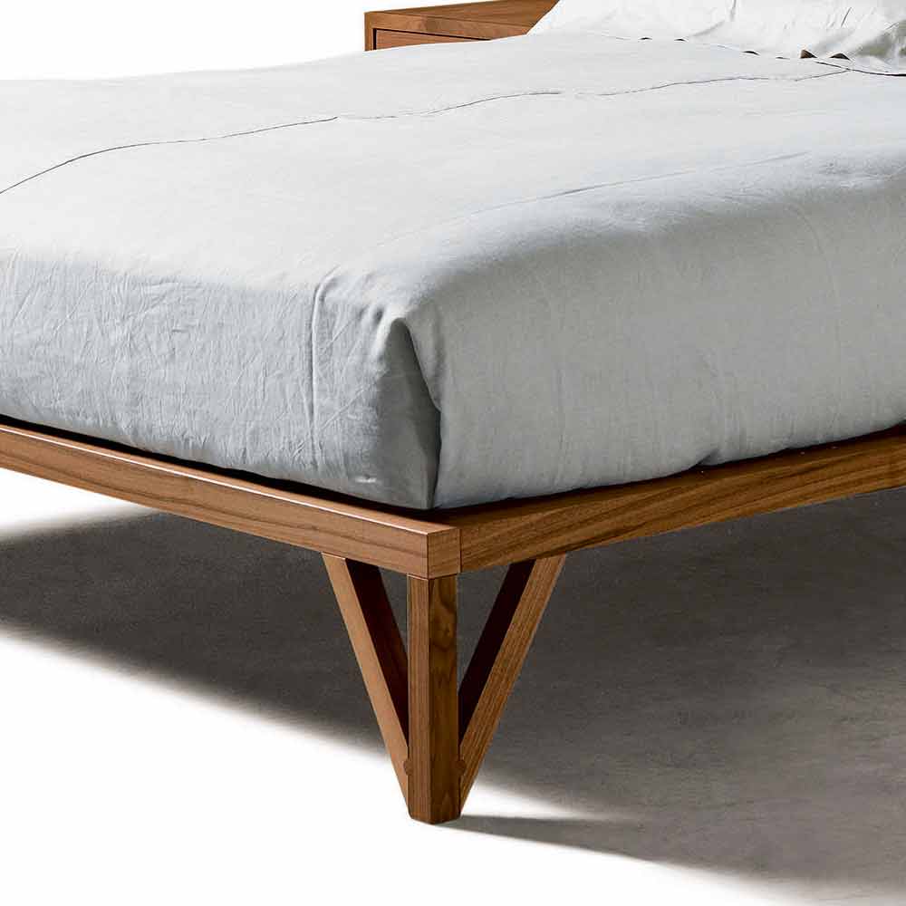 Cama de design moderno Alain, estrutura sólida cama de nogueira