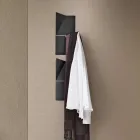 Cabideiro de parede Alisea em metal tricolor com detalhe inclinado Viadurini