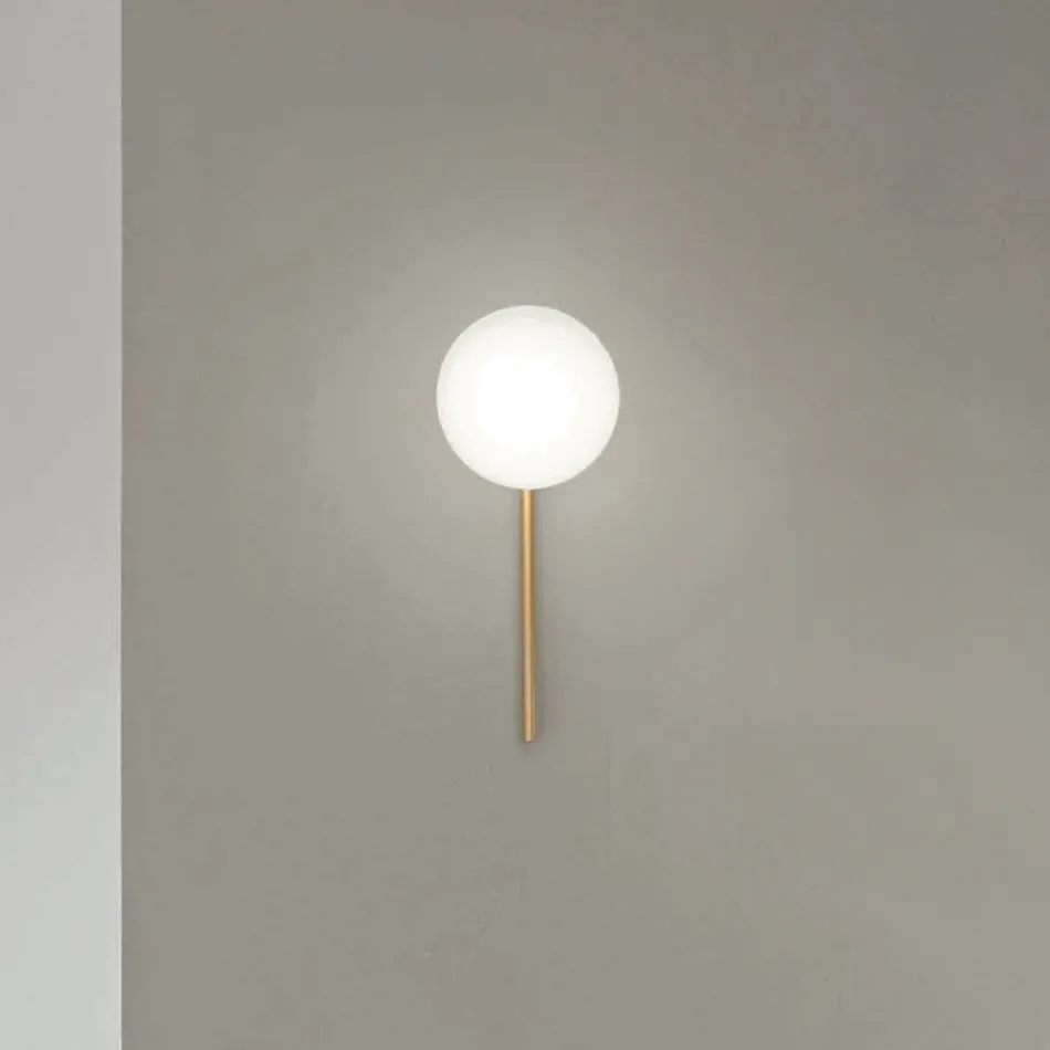 Luminária de Parede com LED em Metal Pintado Dourado e Vidro Soprado - Ailanto Viadurini