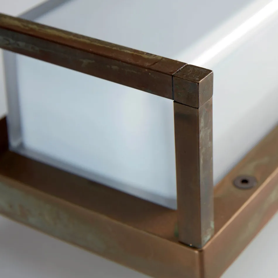 Luminária de parede externa vintage em latão, soquete E27 e design elegante com cristais. Viadurini