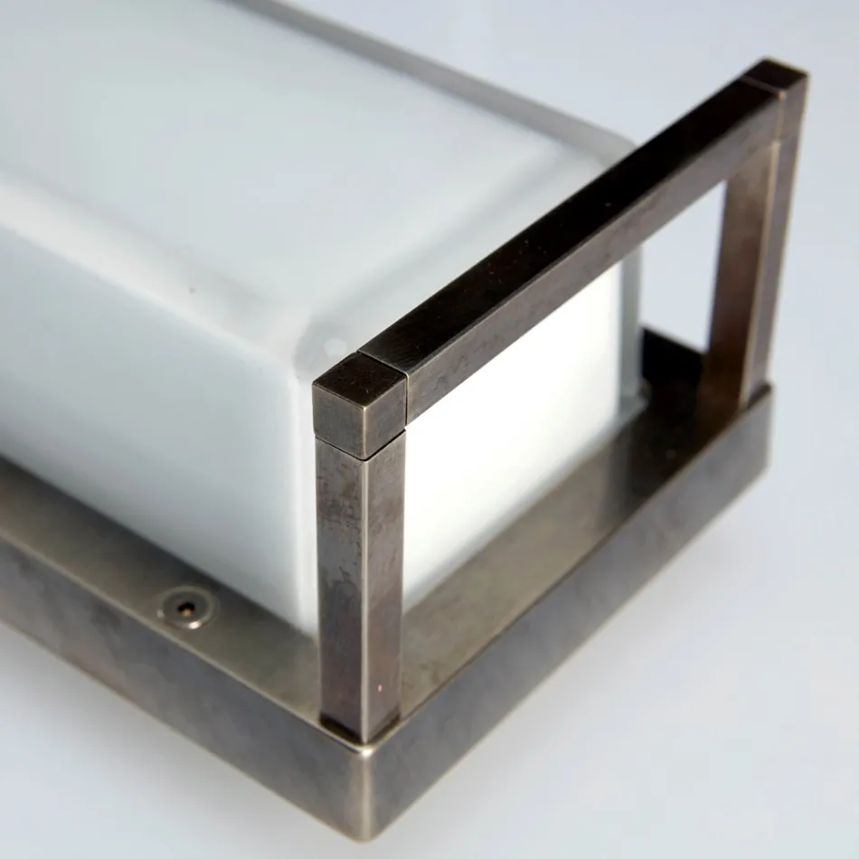 Luminária de parede externa vintage em latão, soquete E27 e design elegante com cristais. Viadurini