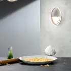 Candeeiro de parede LED com estrutura metálica branca ou dourada - Raissa Viadurini