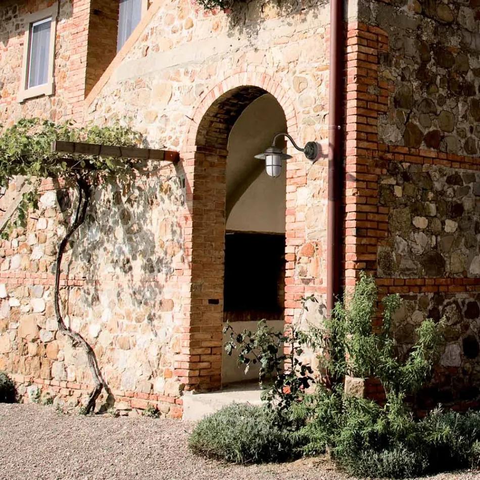 Luminária de parede externa vintage em latão, vidro opalino IP44 - Elfico Viadurini