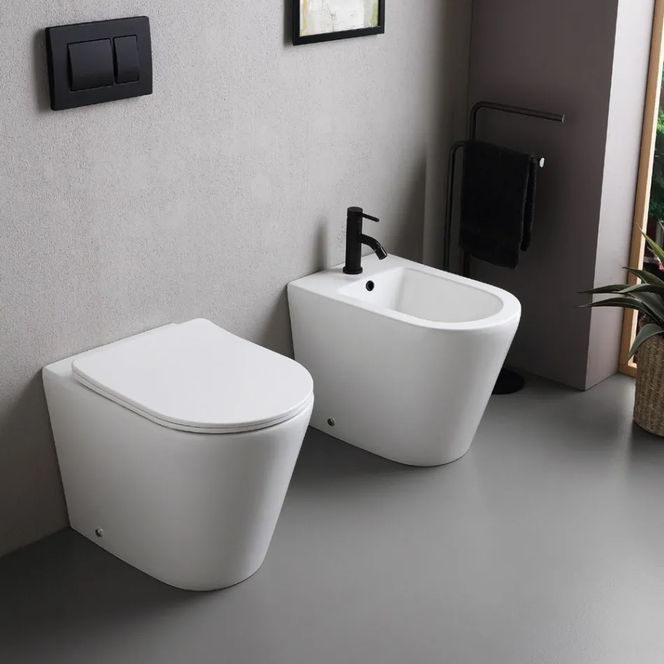 Bidê de chão Salice com furo único em cerâmica branca e design moderno e elegante. Viadurini