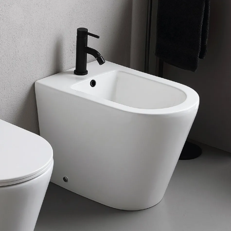 Bidê de chão Salice com furo único em cerâmica branca e design moderno e elegante. Viadurini