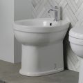 Bidê de chão com furo único em cerâmica branca com design clássico - Sílica