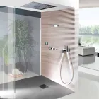 Parede da cachoeira da banheira da boca de Bossini Viadurini