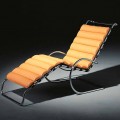 Chaise longue de couro com estrutura de aço cromado fabricada na Itália - Beirute