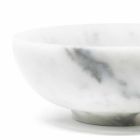 Taça redonda em mármore Carrara branco acetinado fabricado na Itália - Delly Viadurini