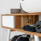 Composição de Banheiro Branco com Armário, Espelho e Acessórios - Sylviane Viadurini