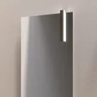 Conjunto para banheiro com 1 gaveta, 2 prateleiras de carvalho, pia e espelho - Titan Viadurini