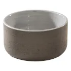 Composição de banheiro cinza com espelho, armário de teca e acessórios - Patryk Viadurini