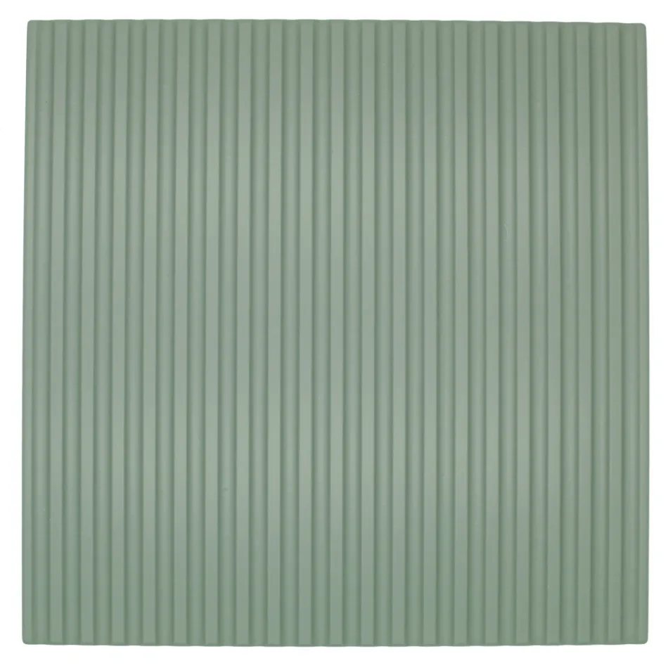 Composição de banheiro verde sálvia com lavatório de resina fabricado na Itália - Artemide Viadurini