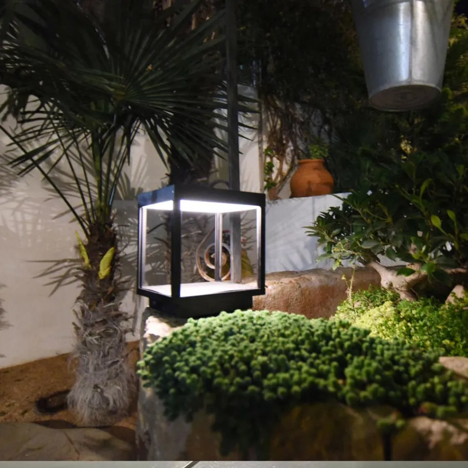 Refletor Solar Led Portátil em Alumínio Branco, Preto ou Corten - Bettina Viadurini