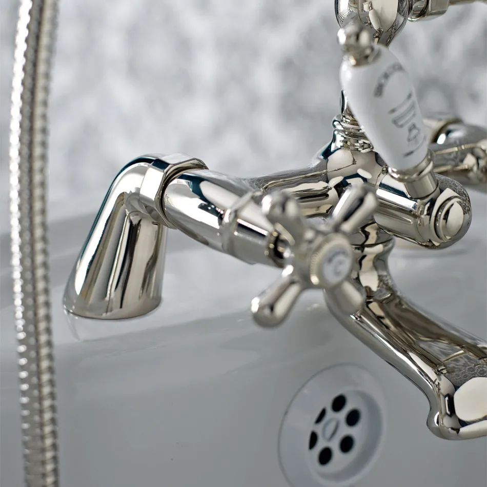 Grupo de rebordo de banheira clássico com chuveiro de mão em latão Made in Italy - Ercolina Viadurini