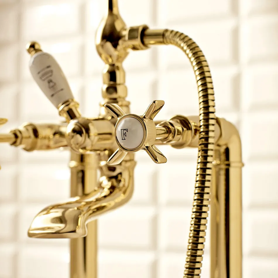 Grupo de banheira de chão em latão de design vintage fabricado em Itália - Katerina Viadurini