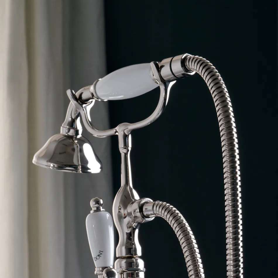 Banheira de chão com toalheiro e chuveiro de mão Made in Italy - Turim Viadurini