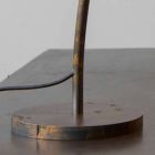 Abajur de mesa de ferro artesanal com acabamento dourado fabricado na Itália - Ribolla Viadurini