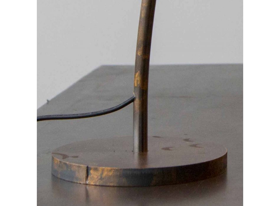 Abajur de mesa de ferro artesanal com acabamento dourado fabricado na Itália - Ribolla Viadurini