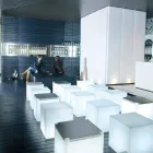 Candeeiro de mesa e de chão Slide Cubo branco brilhante fabricado em Itália Viadurini