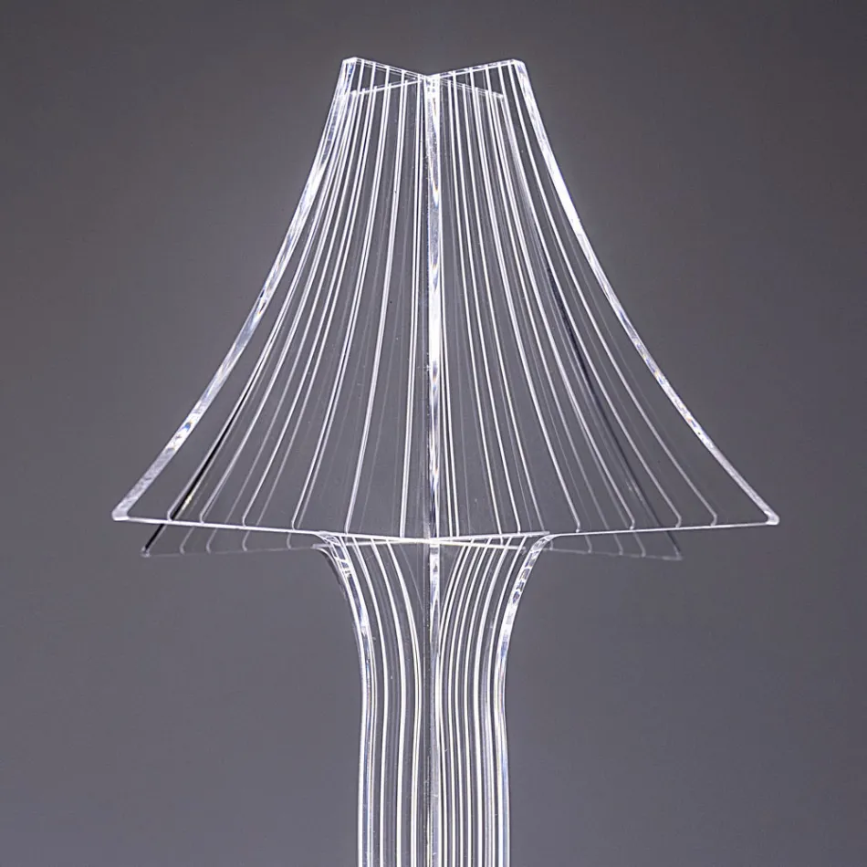Luminária de mesa Aurel em acrílico, disponível em dois tamanhos, fabricada na Itália. Viadurini