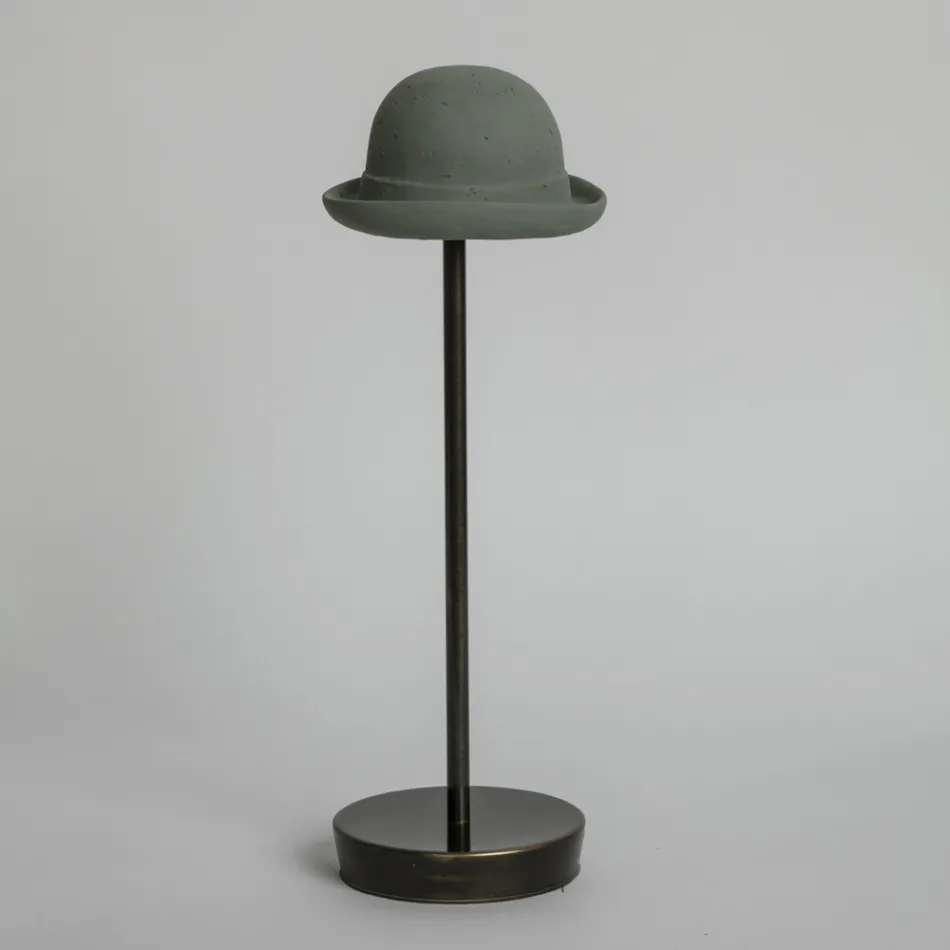 Luminária de mesa recarregável e inclinável da Magnet - Bombetta Viadurini