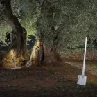 Candeeiro de pé para exterior em tecnopolímero branco, design de 3 formas - ferramentas Viadurini