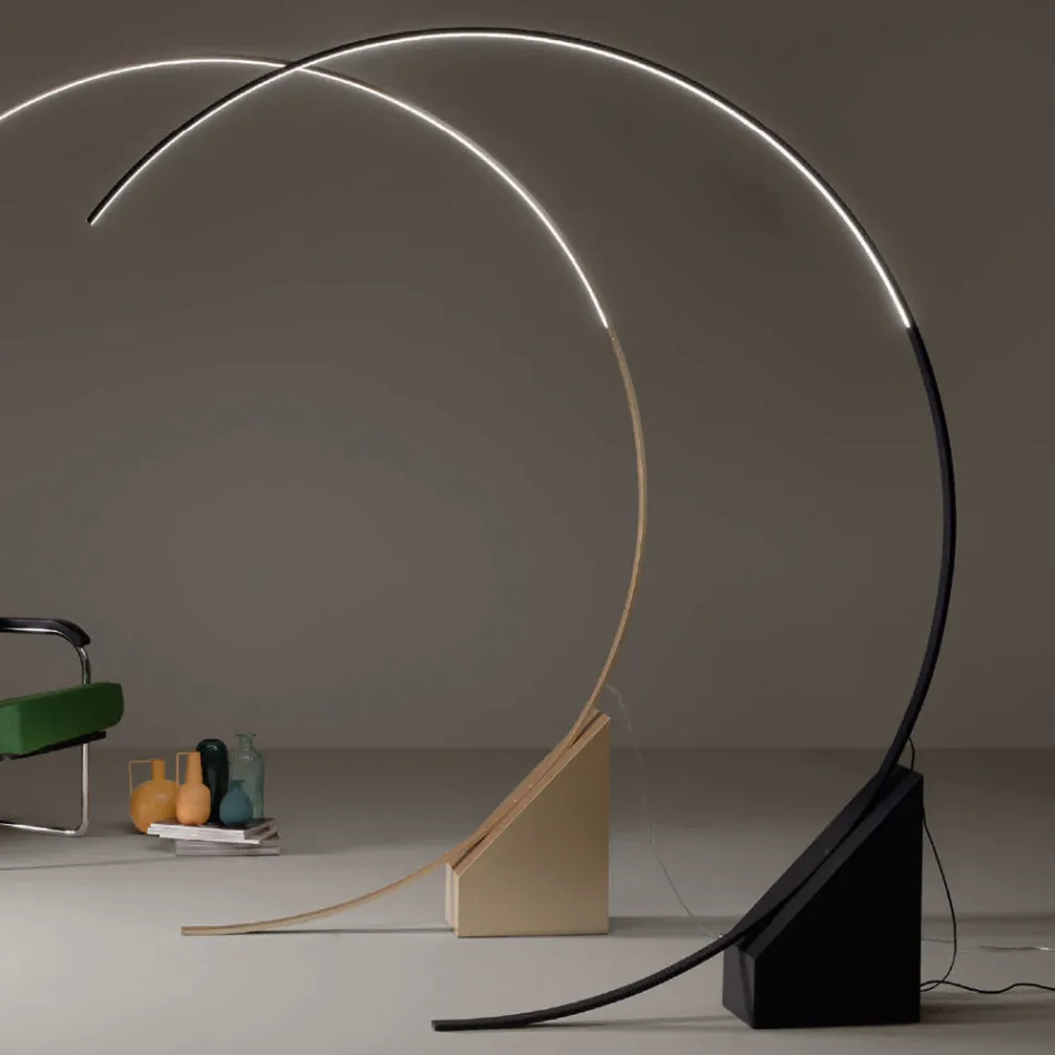 Luminária de chão em metal pintado com luz LED regulável - eucalipto Viadurini