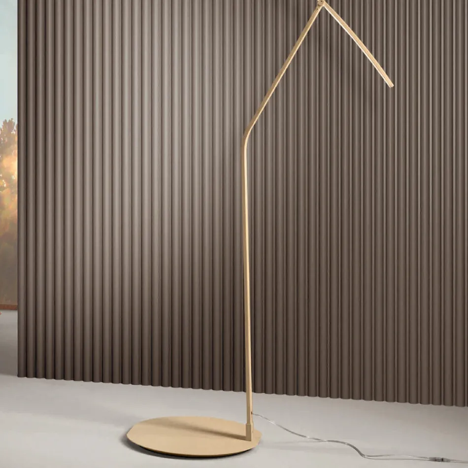 Luminária de Pé em Metal Pintado em Diferentes Cores e LED Regulável - Maple Viadurini