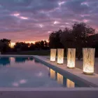 Candeeiro de pé LED em tecnopolímero cinzento e varetas de PVC brancas - Touch Viadurini