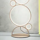 Candeeiro de pé LED moderno em ouro ou metal pintado de prata - Punto Viadurini