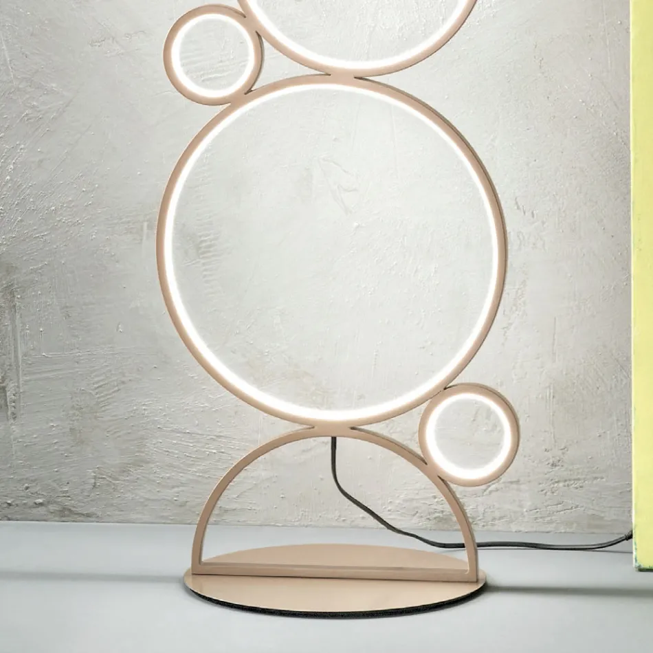 Candeeiro de pé LED moderno em ouro ou metal pintado de prata - Punto Viadurini