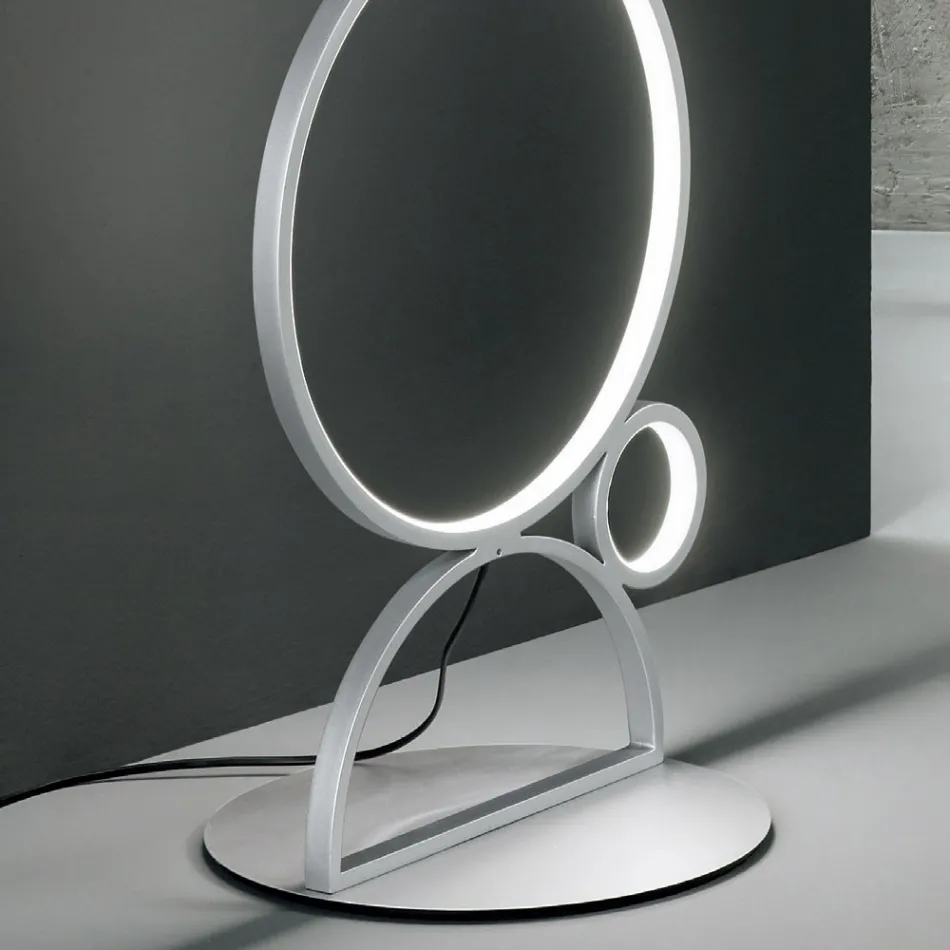 Candeeiro de pé LED moderno em ouro ou metal pintado de prata - Punto Viadurini