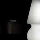 Luminária de chão externa Alvarez com luz LED em polietileno, fabricada na Itália. Viadurini