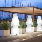 Luminária de chão externa Alvarez com luz LED em polietileno, fabricada na Itália. Viadurini