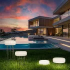 Luminária de chão Disco para exterior em polietileno branco, fabricada na Itália. Viadurini