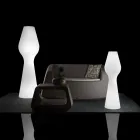 Luminária de chão externa Reyes em polietileno com luz LED, fabricada na Itália. Viadurini