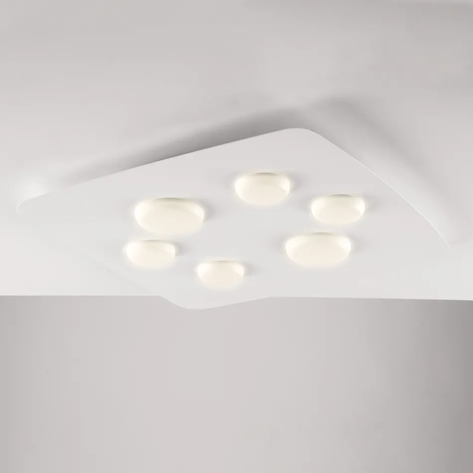 Uma luminária moderna de vidro e metal para uma decoração de interiores elegante – Kepler Viadurini