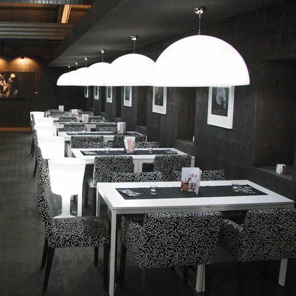 Lâmpada de suspensão colorida Slide Cupole polietileno fabricado na Itália Viadurini