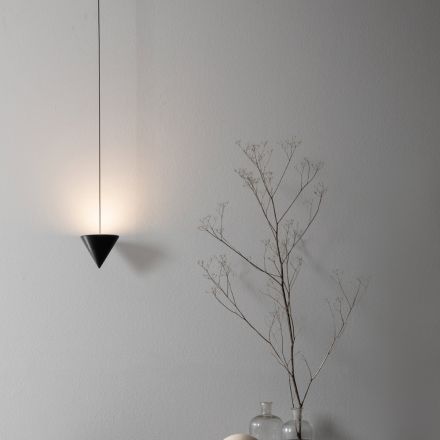 Lâmpada Suspensa em Fio de Alumínio Preto e Cone Grande Design - Mercado Viadurini