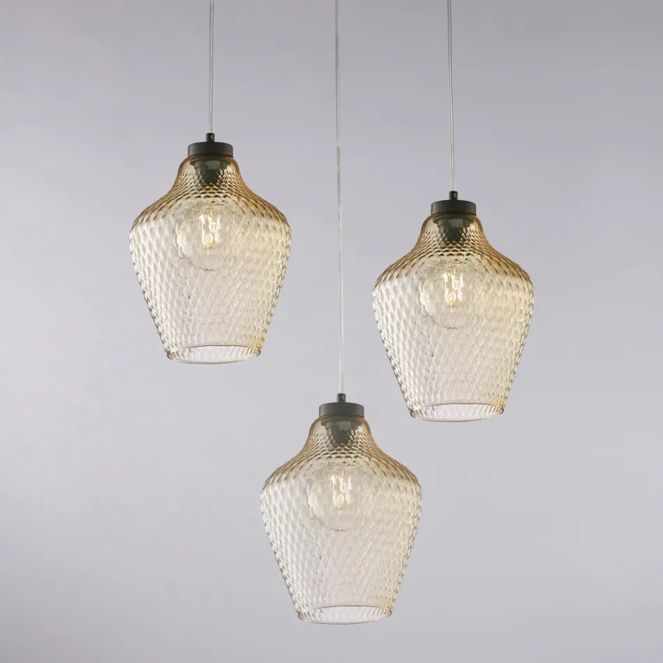 Luminária pendente Alnitak com 3 lâmpadas, vidro preto e estrutura metálica. Viadurini