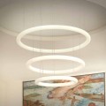 Lustre de design LED branco com roseta de metal feito na Itália - Slide Giotto