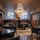 Lustre de ferro e ouro com strass, fabricado na Itália, para decoração de interiores - Áustria Viadurini