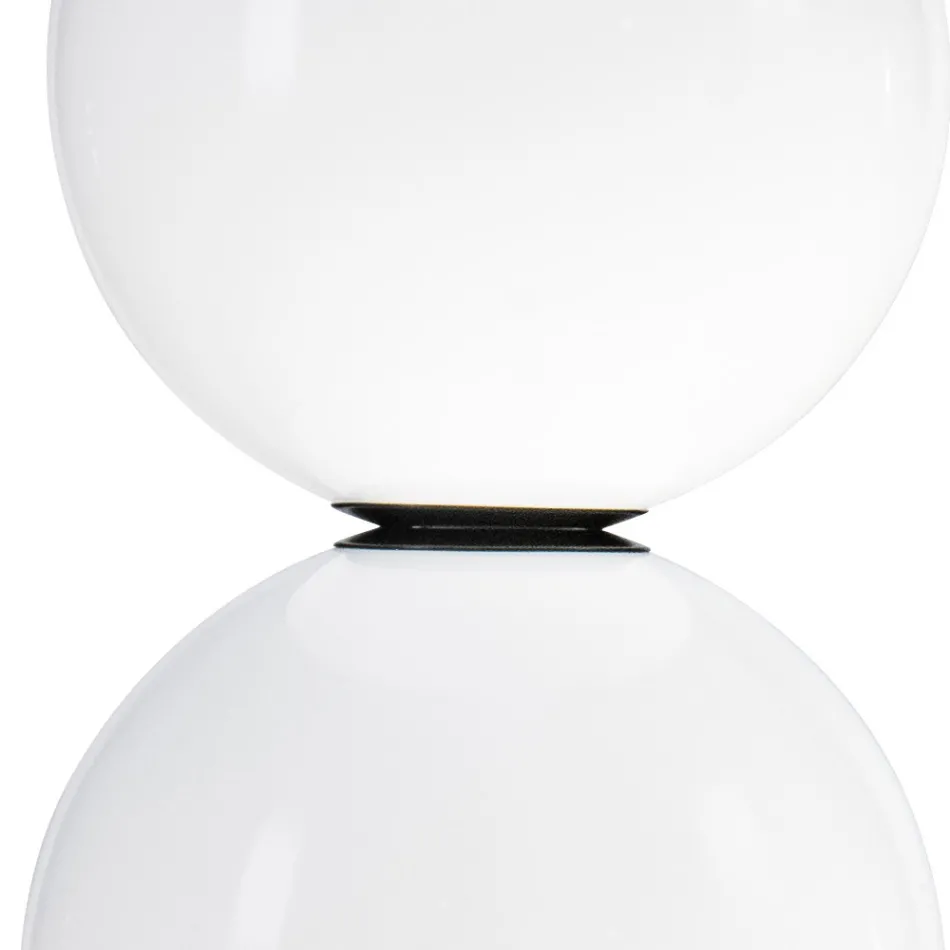 Lumira - Lustre vertical de três luzes em vidro revestido, fabricado na Itália. Viadurini