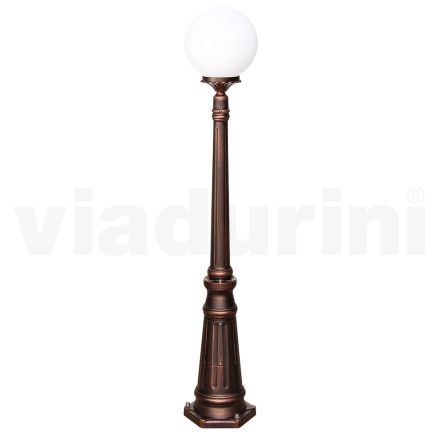 Candeeiro de rua com 145 cm de altura em acrílico preto e alumínio fabricado na Itália - Trovanero Viadurini