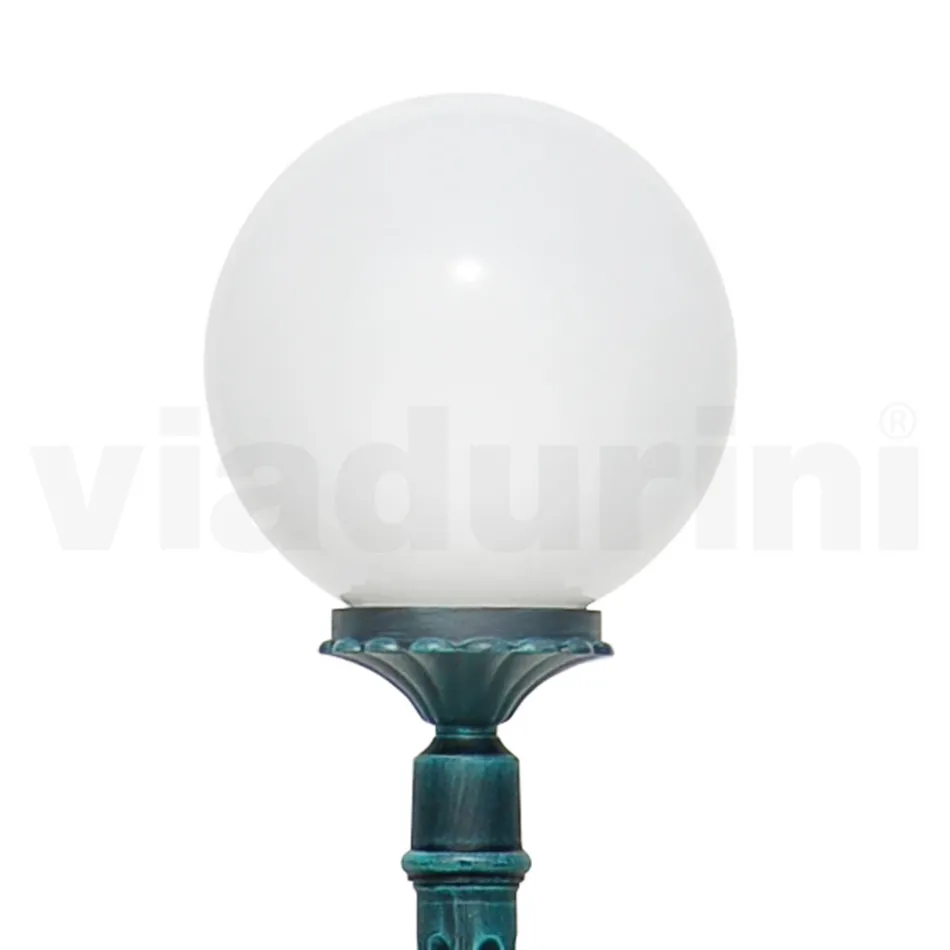 Candeeiro de rua com 172 cm de altura em acrílico preto e alumínio fabricado na Itália - Trovanero Viadurini