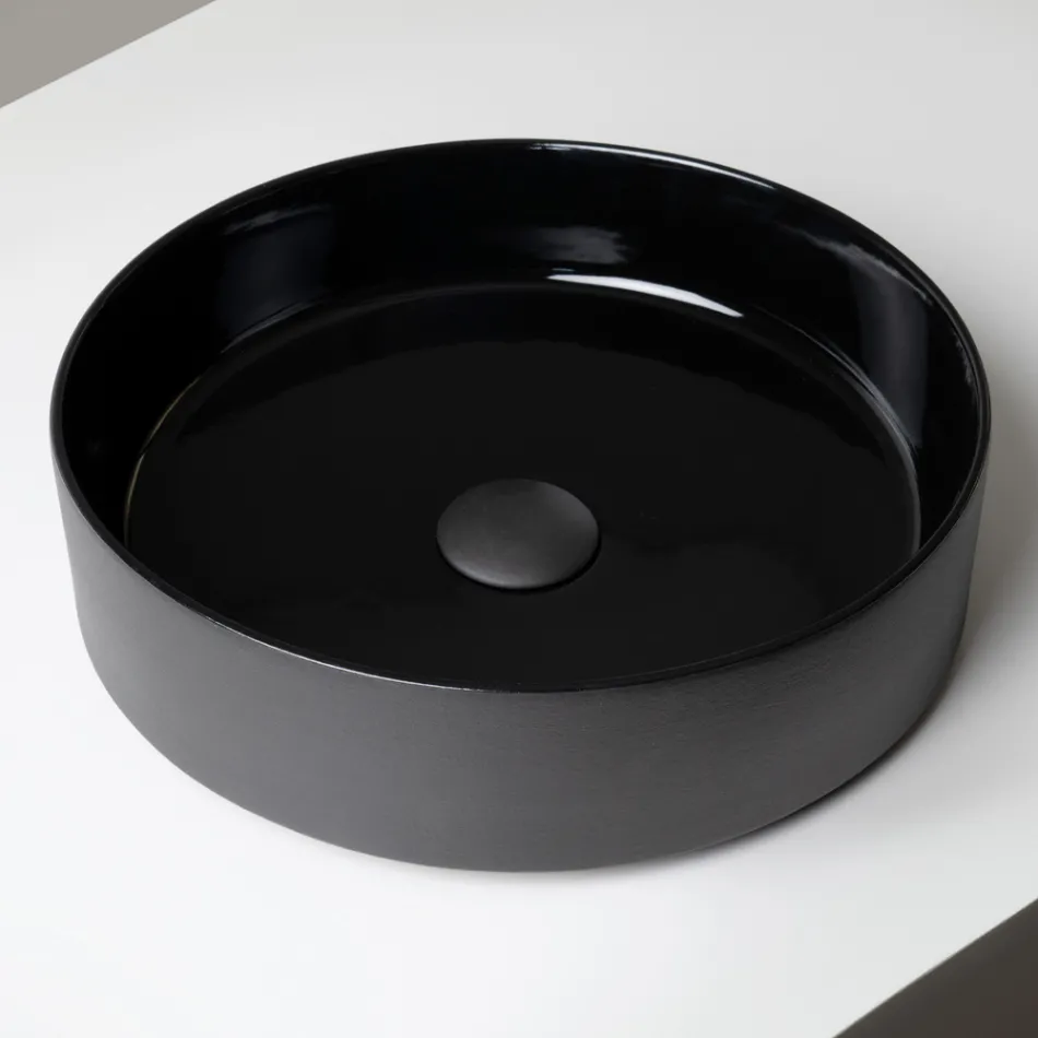 Lavatório de bancada Halo em porcelanato torneado à mão, fabricado na Itália. Viadurini