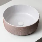 Lavatório de bancada Balance, em terra vermelha natural, com acabamento manual. Viadurini