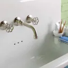 Lavatório retangular suspenso de cerâmica de Henry Viadurini