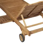 Espreguiçadeira de jardim em teca com mesa removível e rodas - Oasi Viadurini